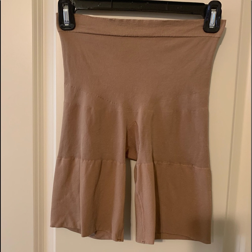 Spanx Naked sculpt shorts XL